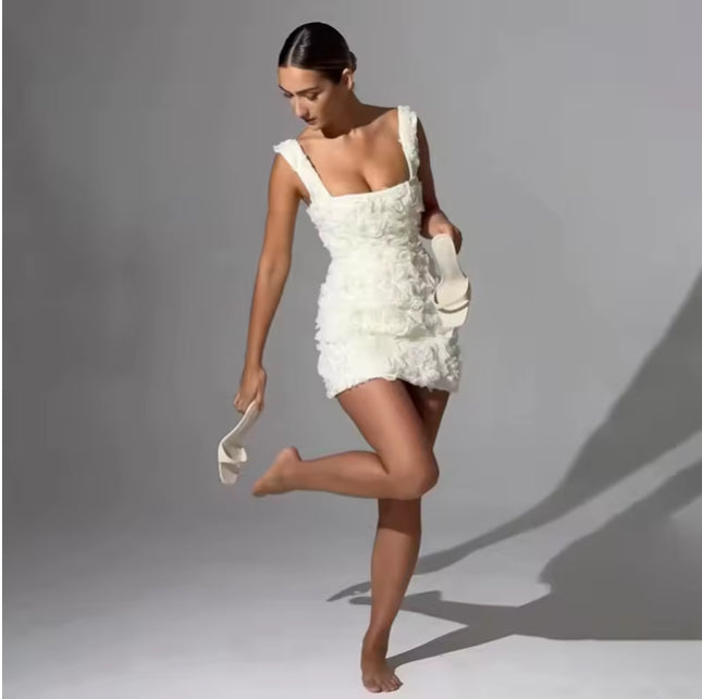 Zomerse Mini Jurk met 3D Bloemen – Sexy & Elegant met Spaghettibandjes