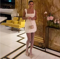 Zomerse Mini Jurk met 3D Bloemen – Sexy & Elegant met Spaghettibandjes