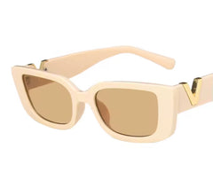 Vintage Square Sunnies – Zwarte Dames Zonnebril met Goud Accent