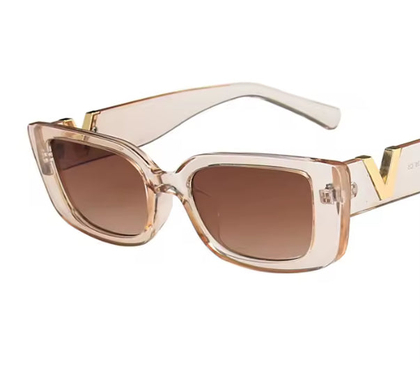 Vintage Square Sunnies – Zwarte Dames Zonnebril met Goud Accent