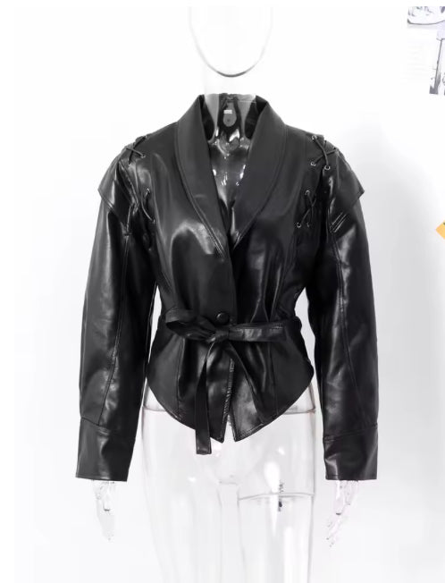 Leren Bomberjack met Riem en Statement Schouders – Street Chic Kort Model