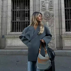 Oversized Minimal Blazerjas – Clean & Chic