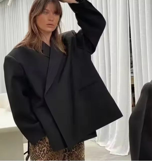 Oversized Minimal Blazerjas – Clean & Chic