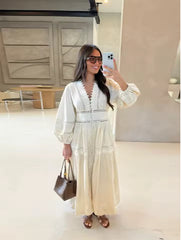 Luxe maxi-jurk met kanten details en ballonmouwen