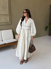 Luxe maxi-jurk met kanten details en ballonmouwen