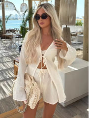 Zomerse blouse en short set met ruches en v-hals