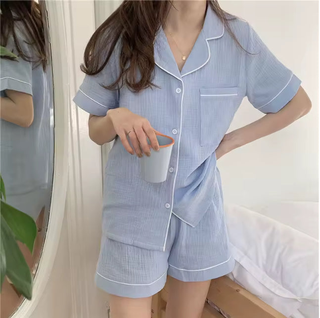Zomerse katoenen pyjamaset met korte mouwen