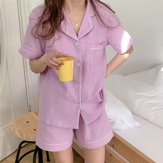 Zomerse katoenen pyjamaset met korte mouwen