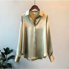 Satijnen blouse met lange mouwen in elegante oversized fit
