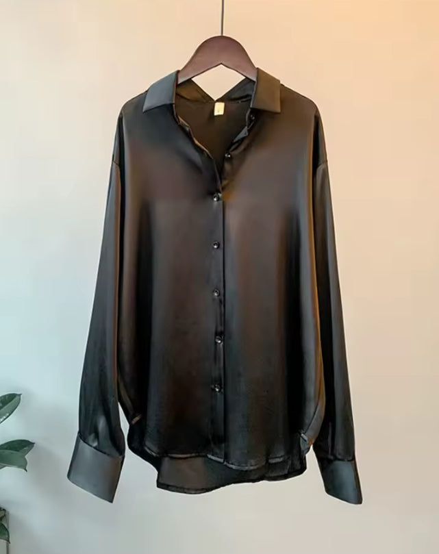 Satijnen blouse met lange mouwen in elegante oversized fit