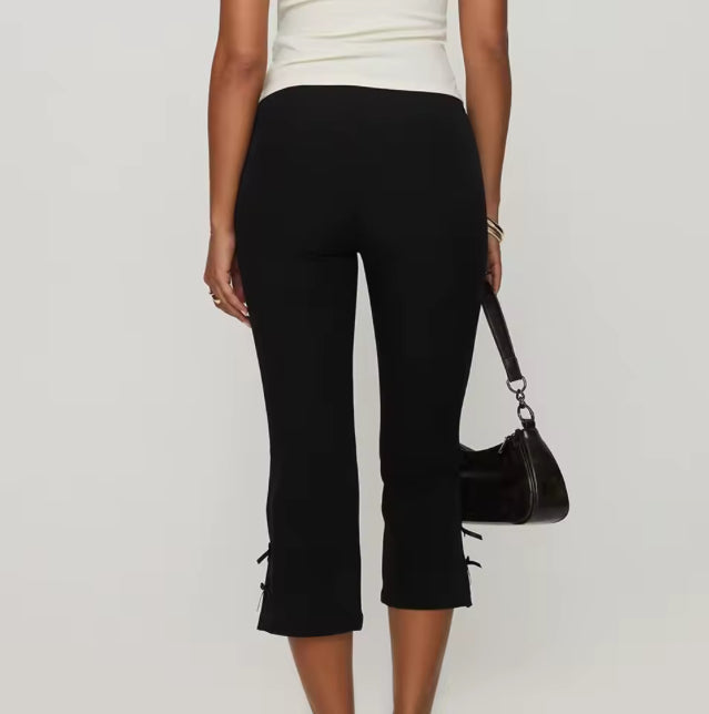 Capribroek met strikdetail en stretch fit